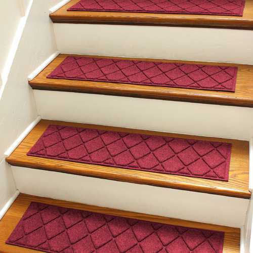 Darby Home Co Aqua Gretchen Red/Black Argyle Stair Tread (Set of 4)