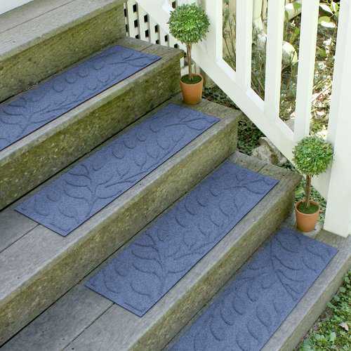 Bungalow Flooring Aqua Shield Navy Brittany Leaf Stair Tread (Set of 4)